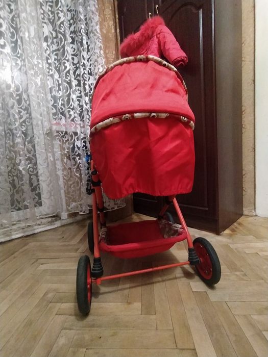 Коляска для ляльок