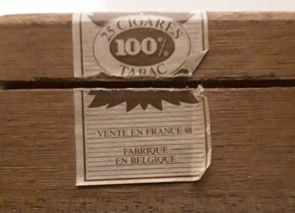 Caixa vazia em madeira de 25 charutos Corps Diplomatique
