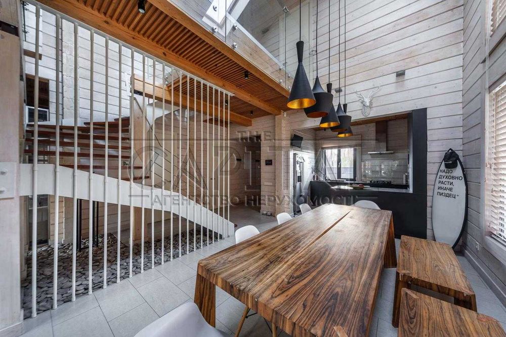 Оренда будинку з генератором, Буча