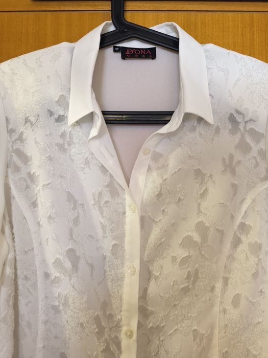 Blusa branca com manga três quartos