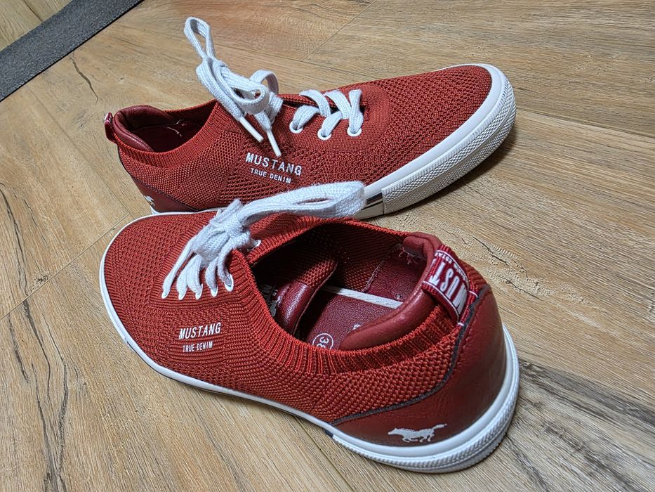 Trampki Mustang r38