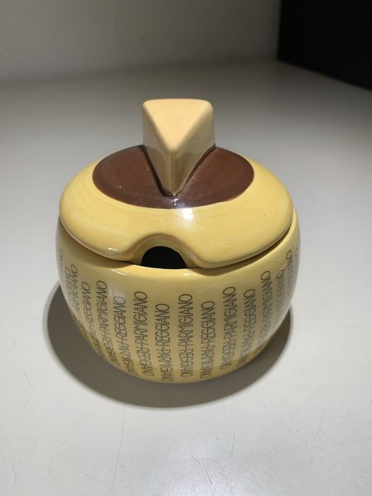 Ceramic cheese container503598476333557760