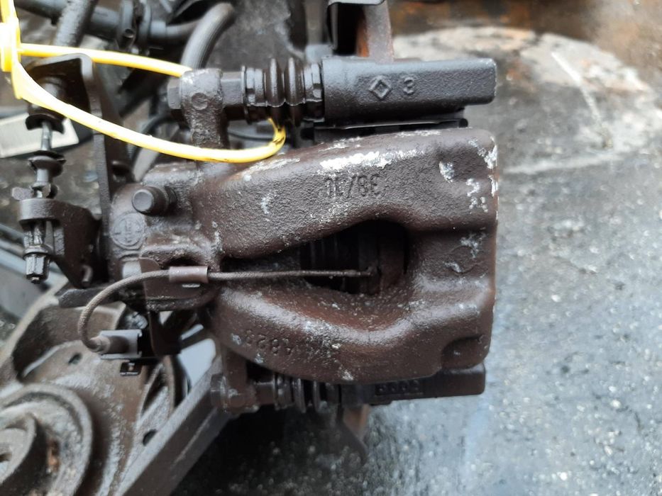 Calíper De Freio Traseiro Esquerdo Alfa Romeo Giulietta 191