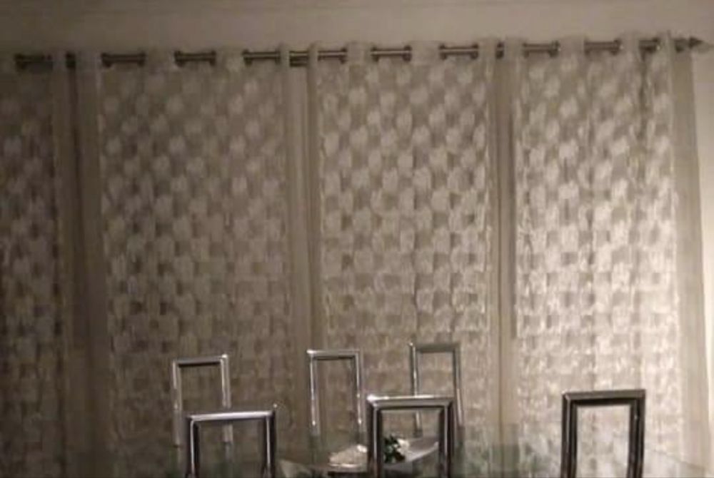 Vendo dois varoēs duplos, argolas, terminais, bengalas, cortinas,