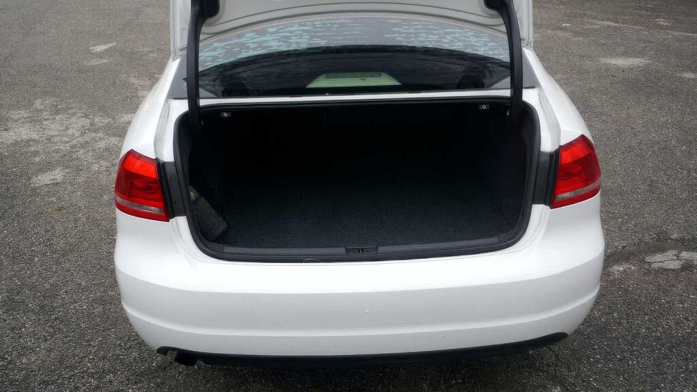 Volkswagen Passat Limited Edition      2015