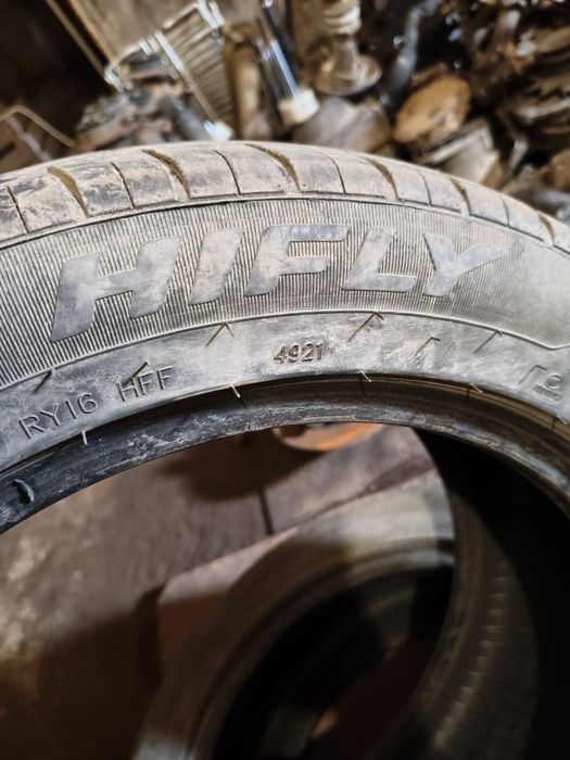 Шини 225/50 r17 літо 21 рік.