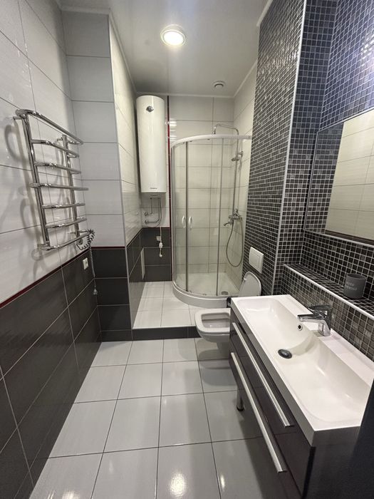 Довгострокова оренда 1 кімнатноі  квартири Жилянська 118