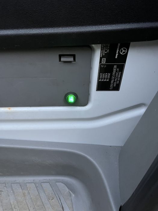 Mercedes Sprinter izoterma + winda swap 3.2 0M613