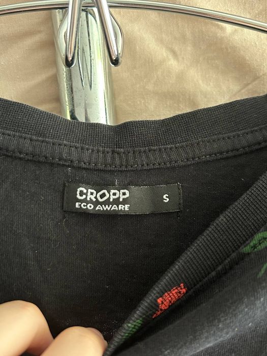 футболка з трояндами