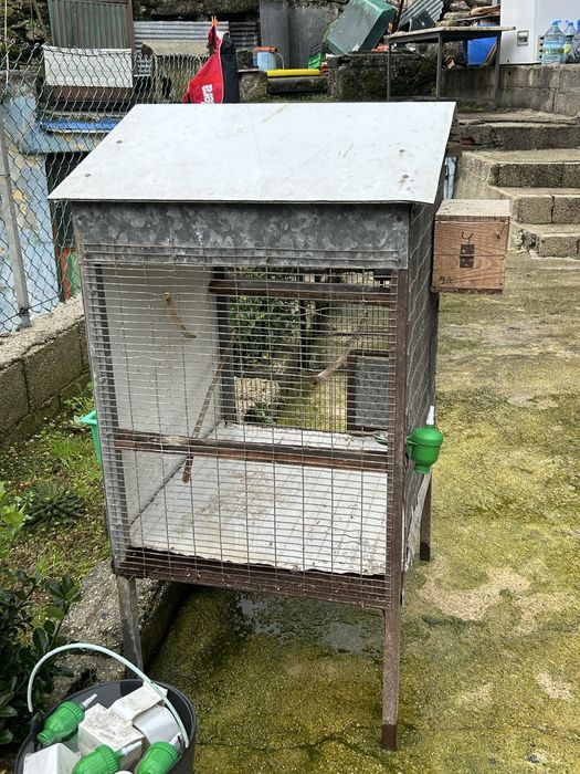 Vendo estas duas gaiolas