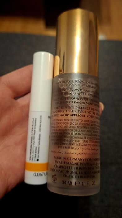 Spray utrwalający makijaż Charlotte Tilbury