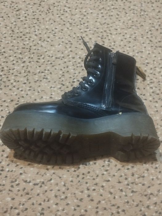 Жіночі ботинки мартінси 37 розмір