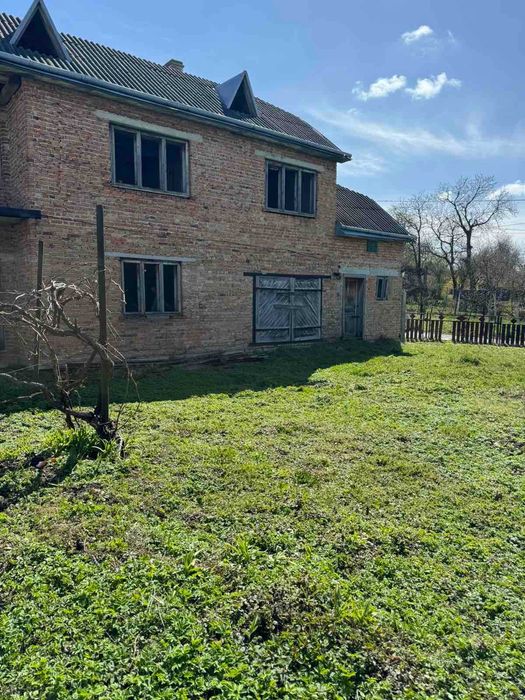 Незавершений будинок та земельна ділянка 37,2 сот., с. Нагірці