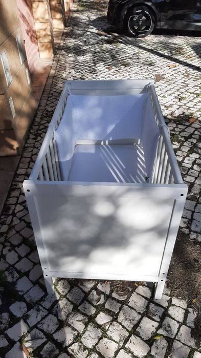 Cama de Bebe como nova, com colchao e resguardo lateral,
90€
Posso faz