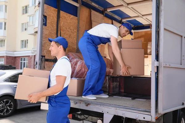 Вантажники Чернівці Вантажні перевезення Чернівці Грузчики