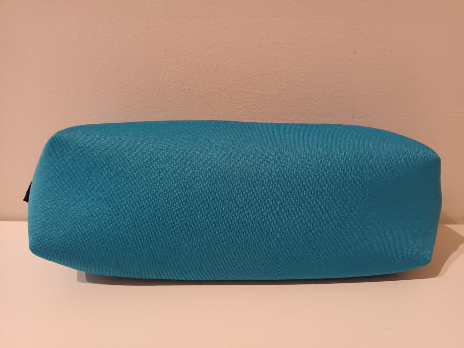 Estojo decorado com pompons