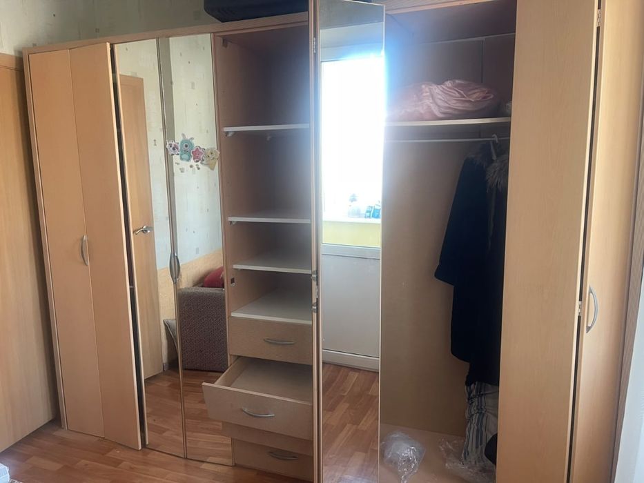 Шкаф двери зеркало