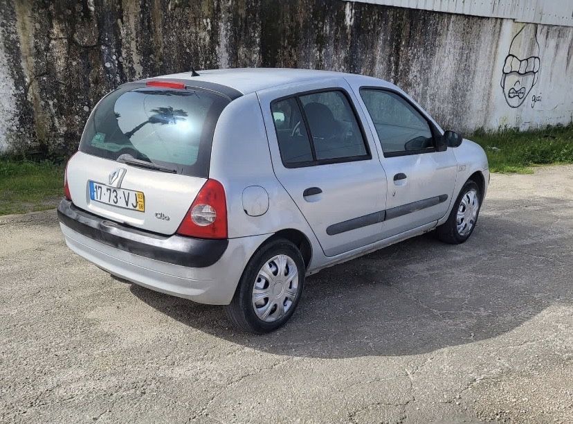 Renault clio  2003