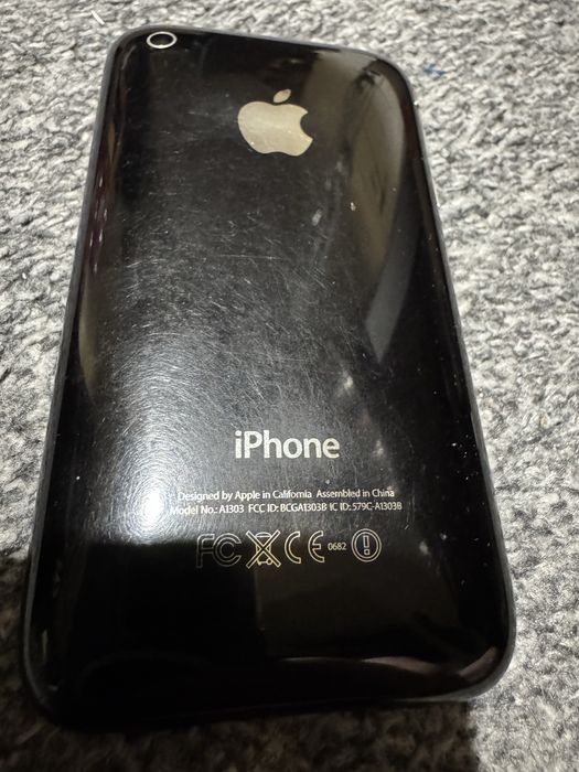 iPhone 3GS w pełni sprawny, bez blokad - dobra bateria, super stan!