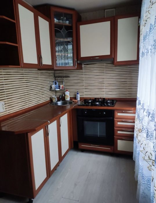 Здається 1- кімнатна ЦЕНТР квартира на довготривалий термін