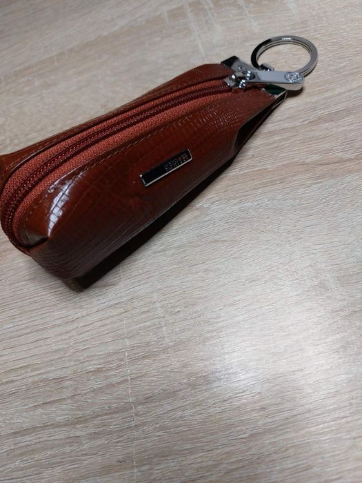 Шкіряна ключниця карія