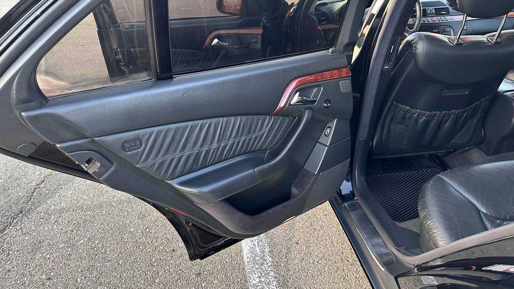 Mercedes-Benz S-Class 2000