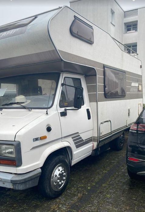Autocarava Fiat Ducato 1988 em bom estado