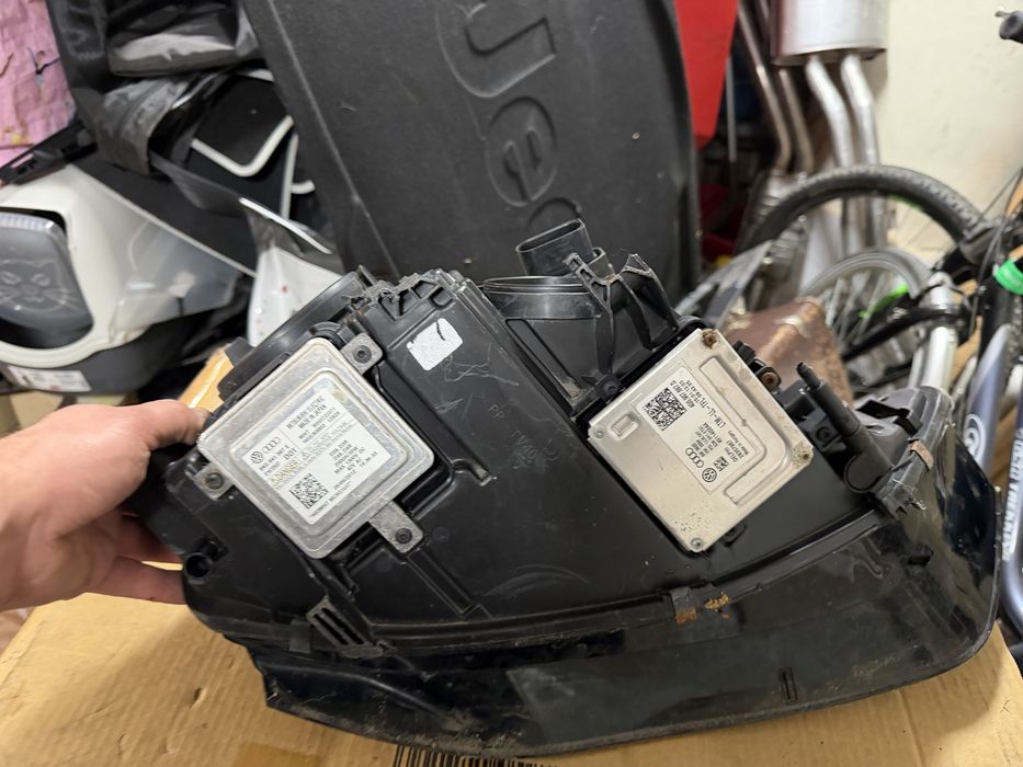 AUDI A4 S4 B8 12-16 lampa lewy przód uszkodzna