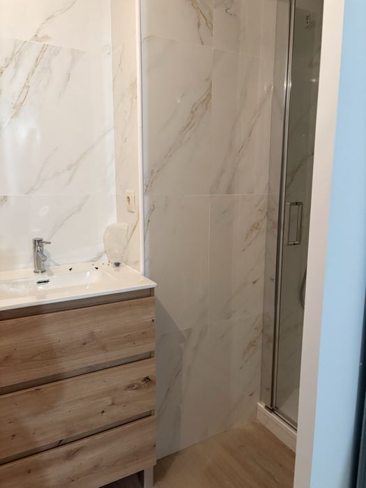 Quarto para uma ou duas pessoas junto ao metro Santo Ovídio