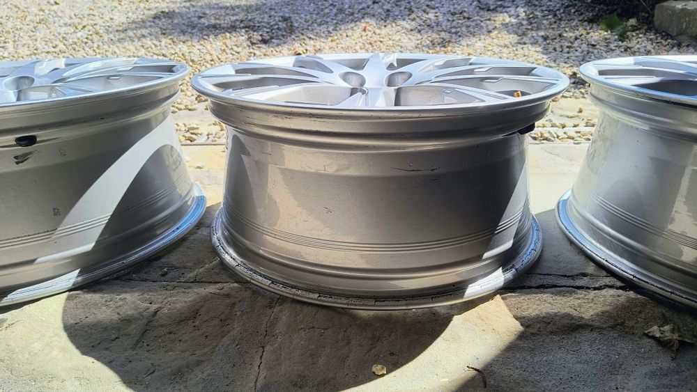 Oryginalne Felgi Audi A4 B9 17" 5x112 ET38 8W0601025C Używane OEM