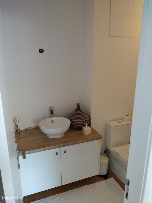 Apartamento t2 na Rua Avelar Brotero, em Stº António dos Cavaleiros