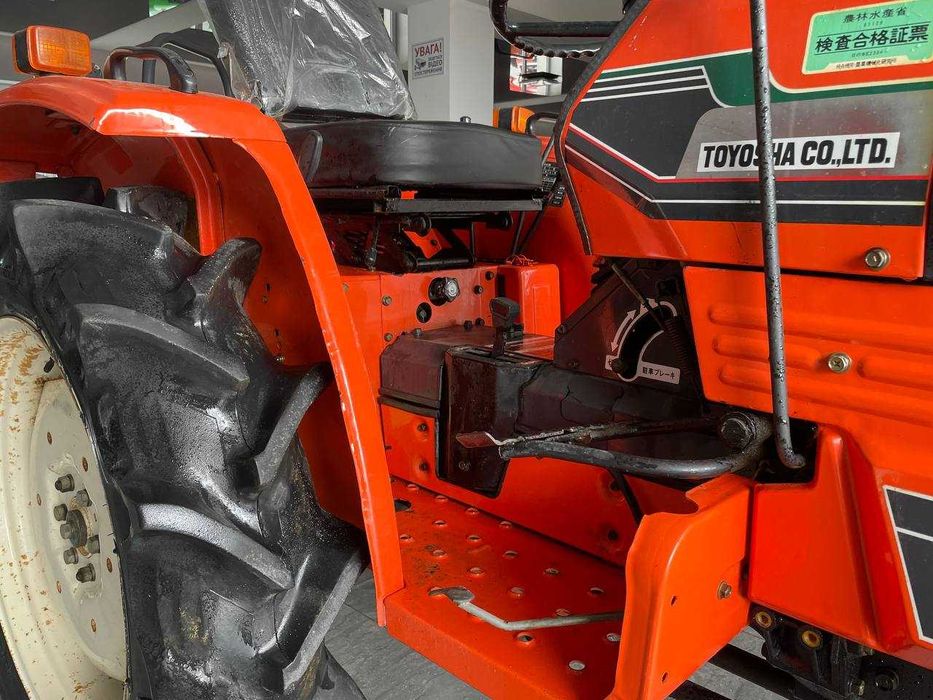 Hinomoto E2304 Японський трактор