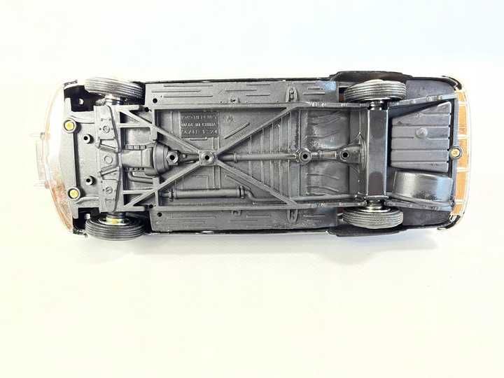Model Auta mercury 1949 1/24