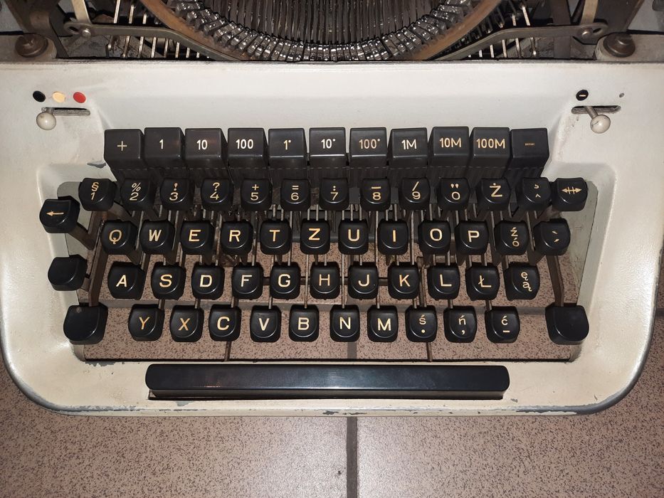 Maszyna do pisania Łucznik