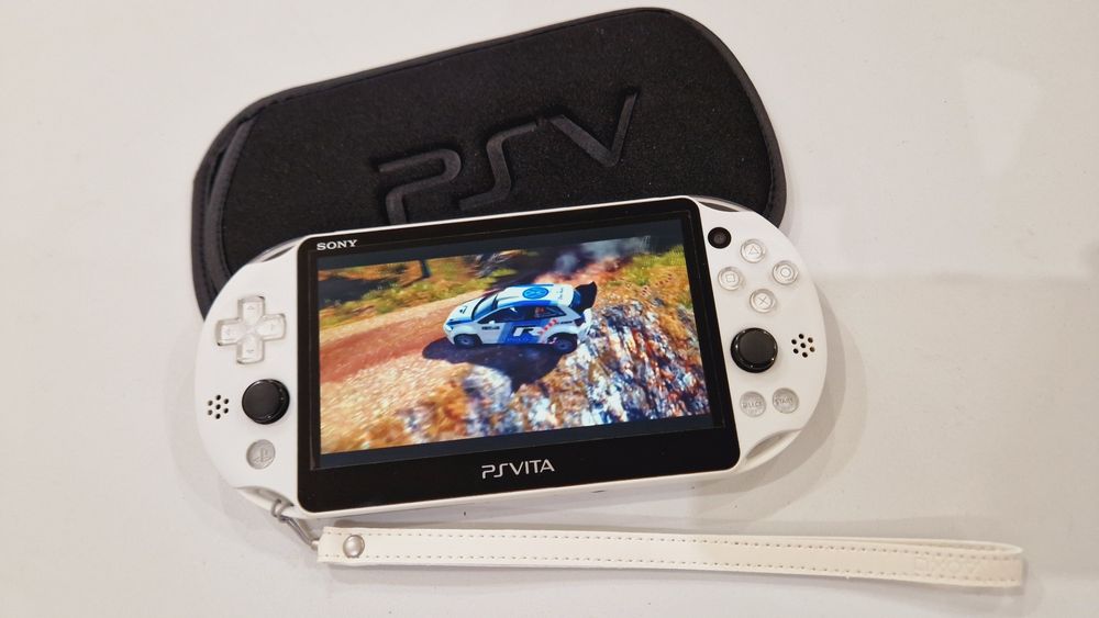 Sony Ps Vita Slim 64гиг с играми 67шт +  чехол!