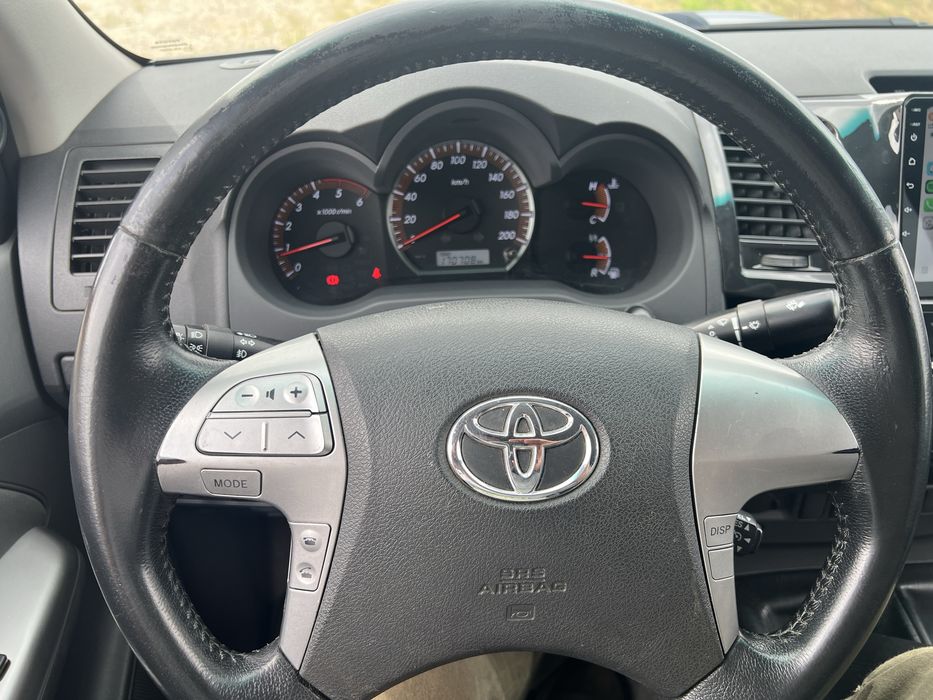 Toyota Hilux 3.0 D-4D ano 2012 – Motor Novo,