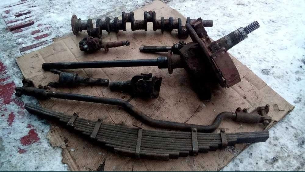 Запчасти зил 157 разные