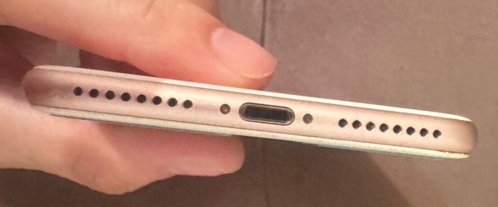 Айфон 7+         .