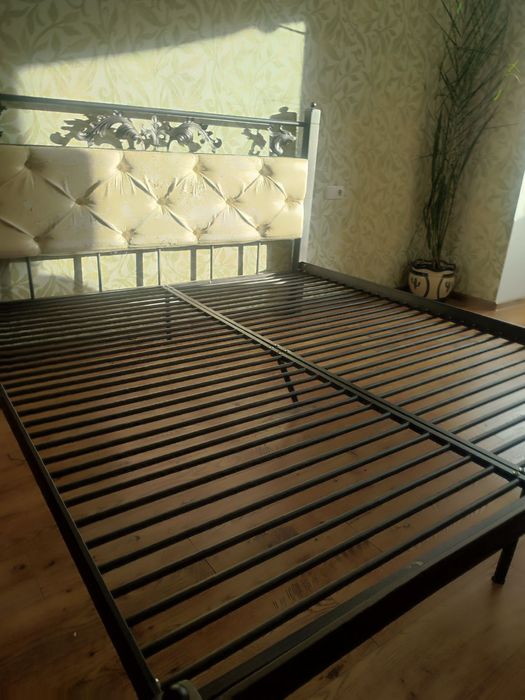 Кровать двуспальная