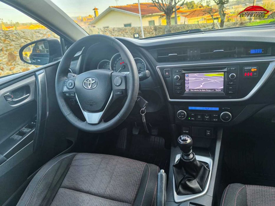 Toyota Auris 1.4 D-4D Life Plus, GPS, Câmara Traseira