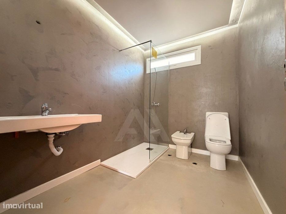 Moradia T4 em Mina de Água, Amadora