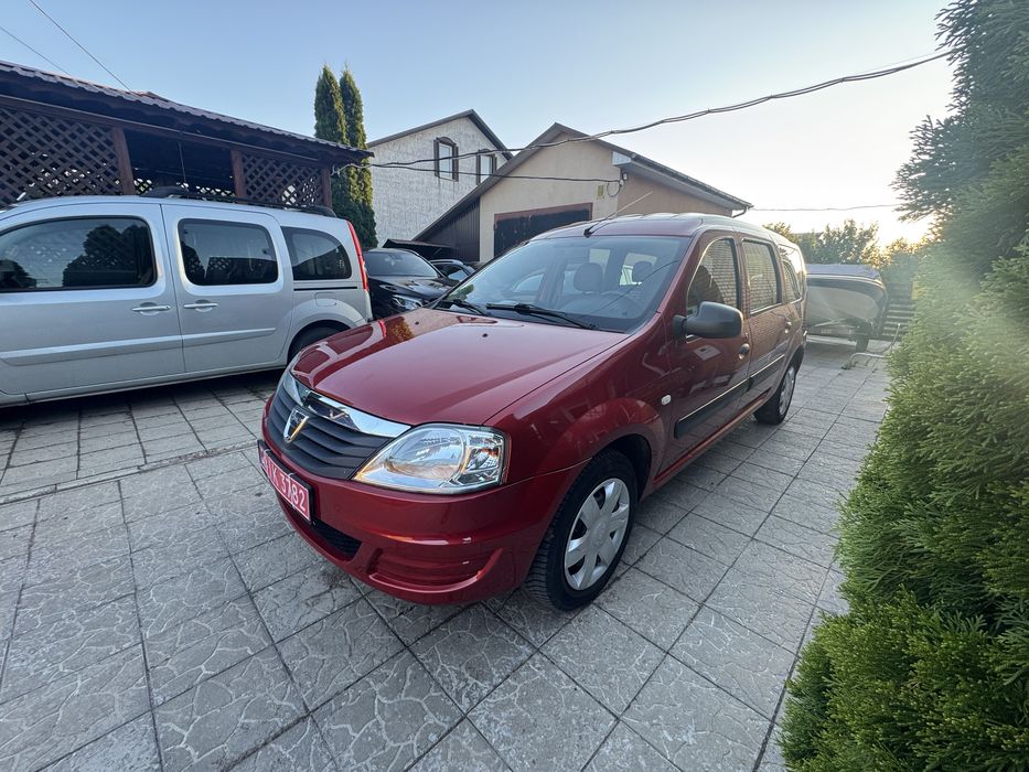 Dacia Logan MCV 2012 рік