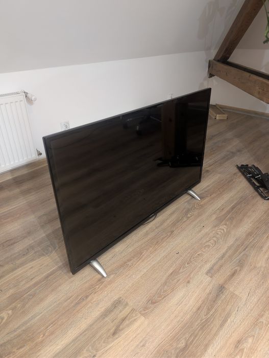 Telewizor Toshiba 48 cali, HDMI,, uchwyt ścienny, Netflix, Youtube