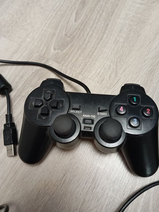 Продам 2 геймпади