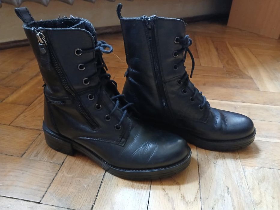 Czarne skórzane buty Lasocki 37