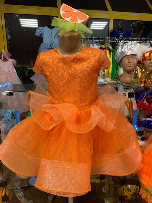 Прокат карнавальних костюмів Чернівці.  Сукні на випускний. Вишиванки