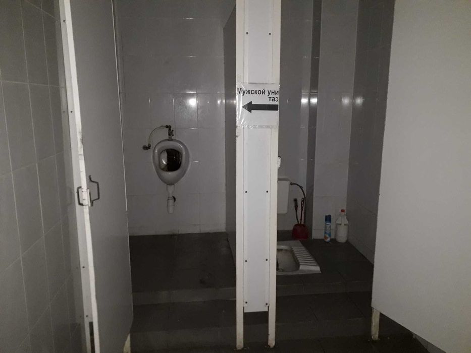 Продам приміщення автосалону