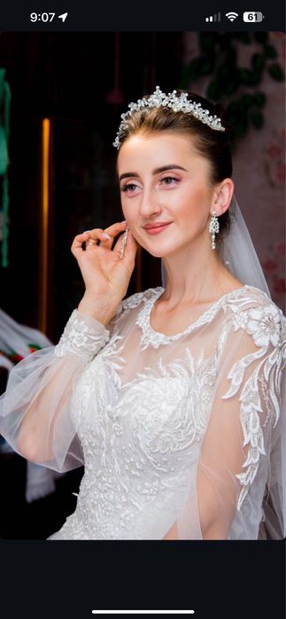 Продам весільну сукню