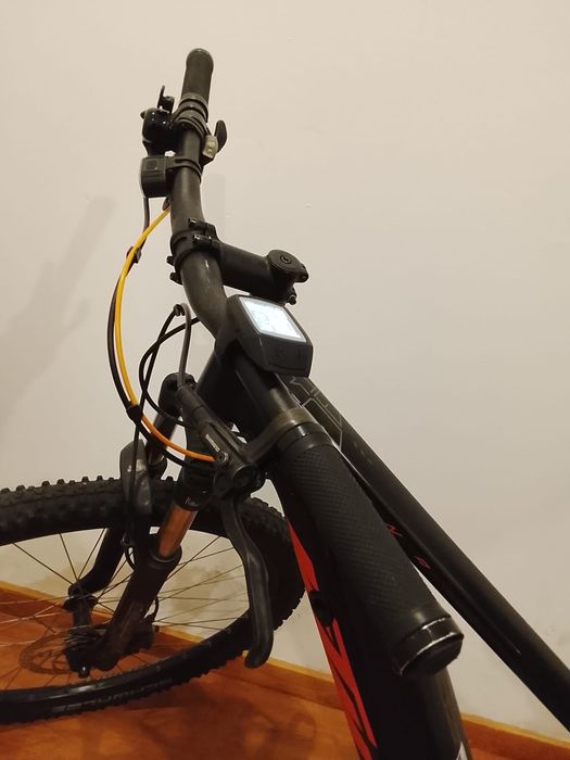 Ofereço luzes e reflectores e capacetes (2)Troco por E Cube a minha KTM MACCINA 491 Elétrica 400 Watts 48 Volts