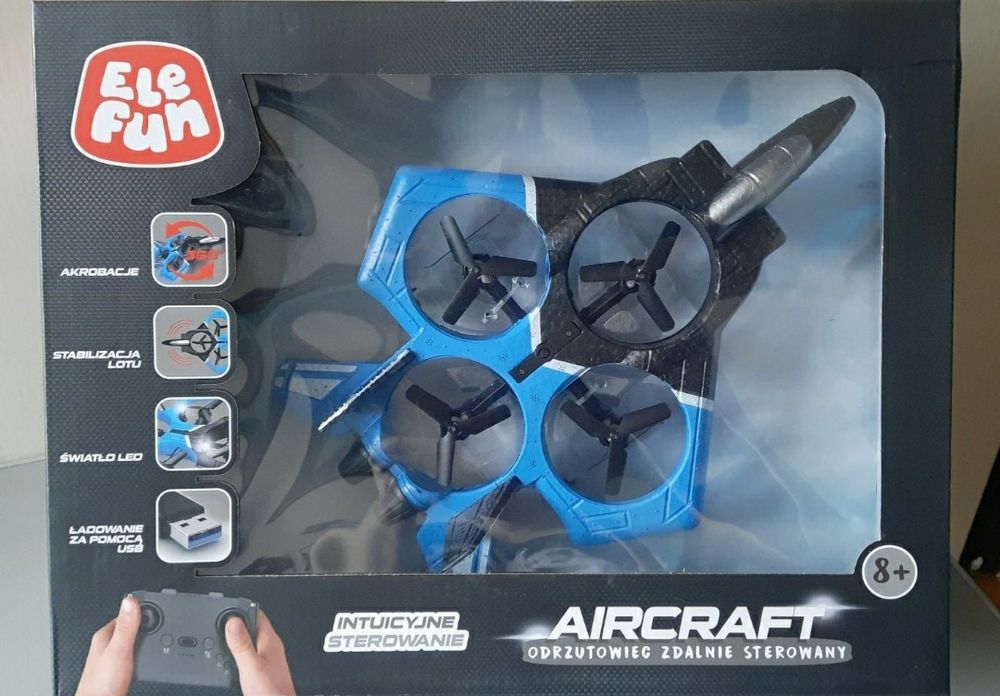 Odrzutowiec sterowany Aircraft 8, akrobacje 360⁰